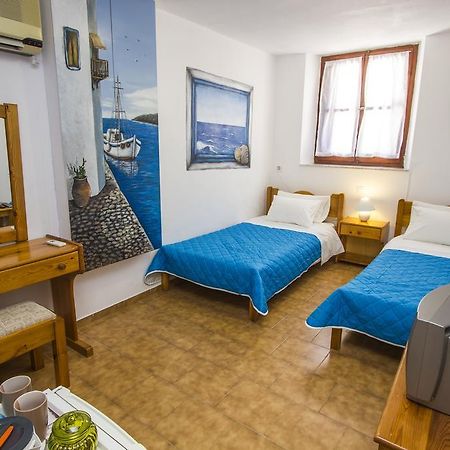 Symi Center Hotel Екстериор снимка