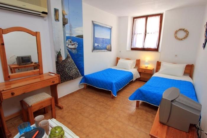 Symi Center Hotel Екстериор снимка