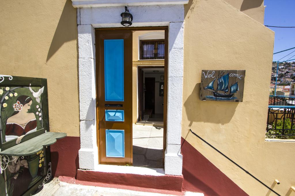 Symi Center Hotel Екстериор снимка