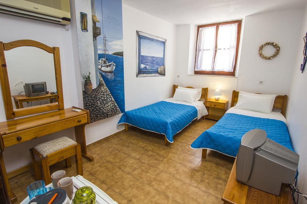 Symi Center Hotel Екстериор снимка