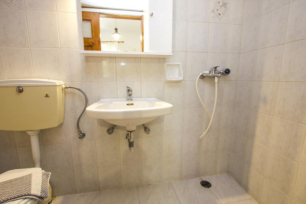 Symi Center Hotel Стая снимка