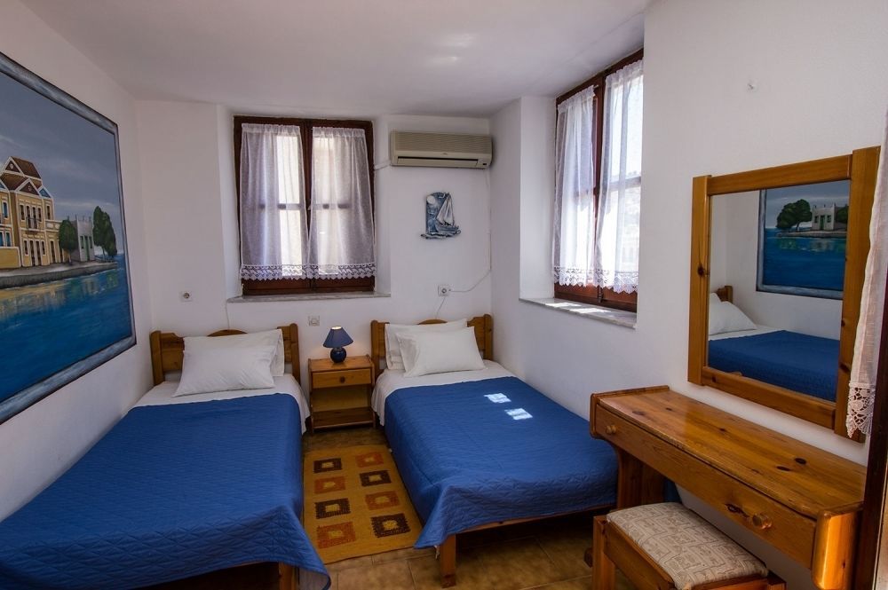 Symi Center Hotel Екстериор снимка