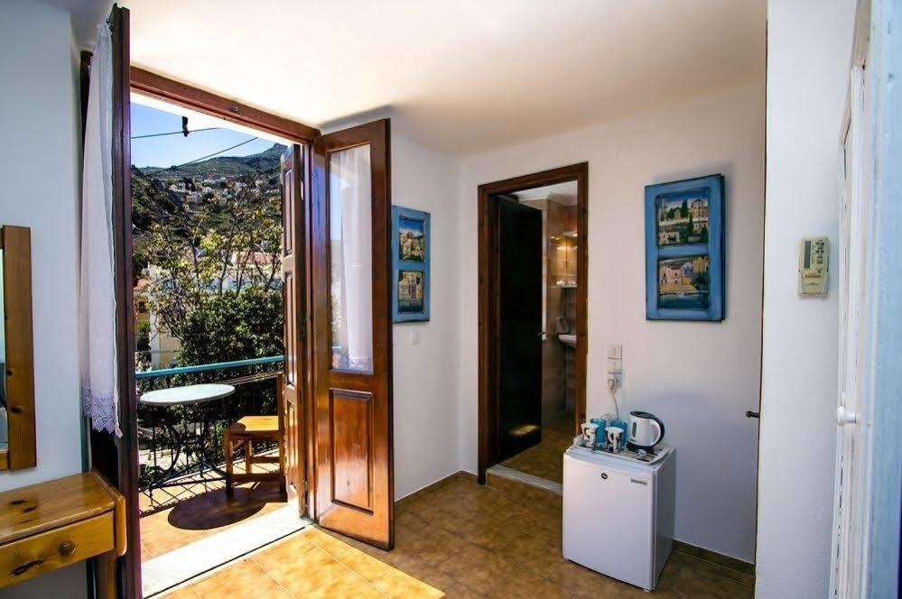 Symi Center Hotel Екстериор снимка